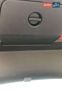 Хэтчбек Volkswagen e-Golf 2014 в 