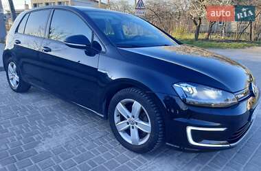 Хэтчбек Volkswagen e-Golf 2016 в 