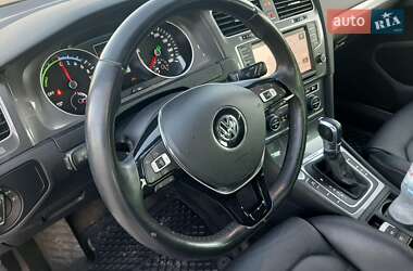 Хэтчбек Volkswagen e-Golf 2016 в 