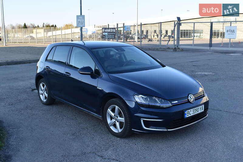 Хетчбек Volkswagen e-Golf 2015 в Львові