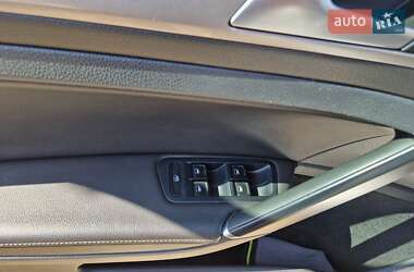 Хэтчбек Volkswagen e-Golf 2015 в 
