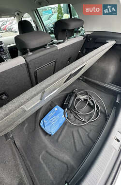 Хетчбек Volkswagen e-Golf 2014 в 