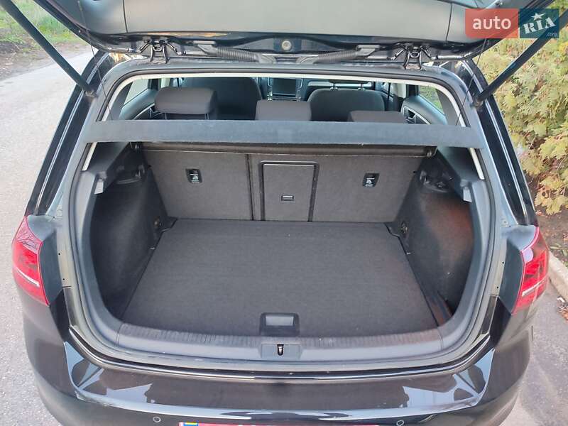 Хэтчбек Volkswagen e-Golf 2014 в Кривом Роге