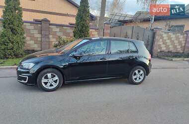 Хэтчбек Volkswagen e-Golf 2014 в 