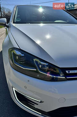 Хэтчбек Volkswagen e-Golf 2020 в 