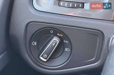 Хэтчбек Volkswagen e-Golf 2014 в 