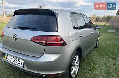 Хэтчбек Volkswagen e-Golf 2014 в 