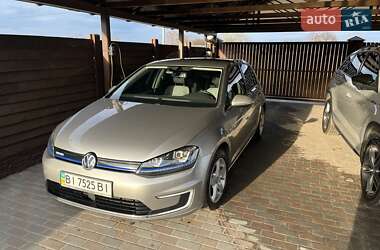 Хэтчбек Volkswagen e-Golf 2014 в 