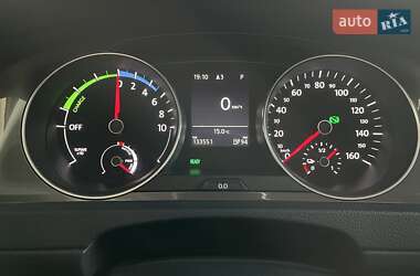 Хэтчбек Volkswagen e-Golf 2014 в 