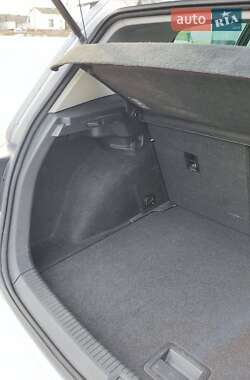 Хетчбек Volkswagen e-Golf 2015 в 