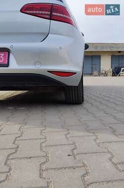 Хетчбек Volkswagen e-Golf 2015 в 