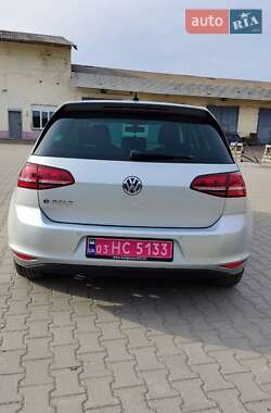 Хетчбек Volkswagen e-Golf 2015 в 
