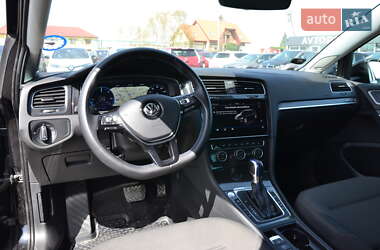 Хэтчбек Volkswagen e-Golf 2018 в 