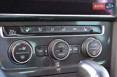 Хэтчбек Volkswagen e-Golf 2018 в 