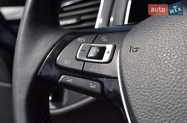 Хэтчбек Volkswagen e-Golf 2018 в 