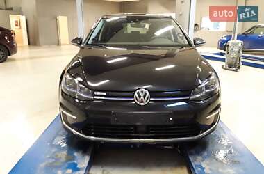 Хэтчбек Volkswagen e-Golf 2018 в 
