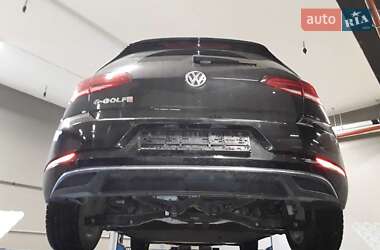Хэтчбек Volkswagen e-Golf 2018 в 