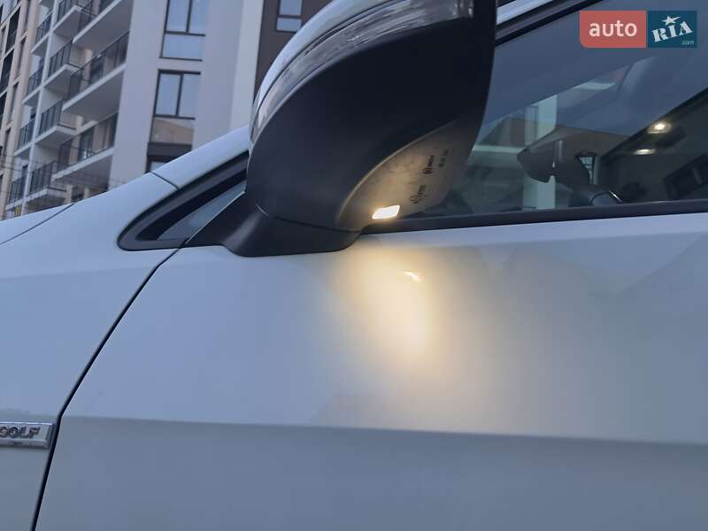 Хетчбек Volkswagen e-Golf 2018 в Львові фото 7 Хетчбек Volkswagen e-Golf 2018 в Львові