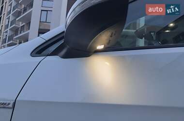 Хэтчбек Volkswagen e-Golf 2019 в 