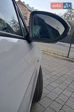 Хэтчбек Volkswagen e-Golf 2019 в 
