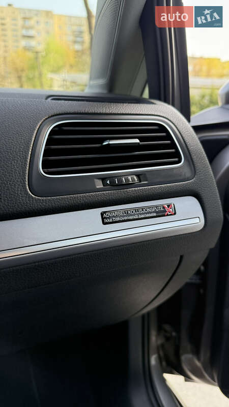 Хетчбек Volkswagen e-Golf 2014 в Ужгороді