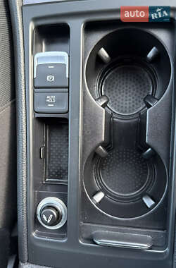 Хетчбек Volkswagen e-Golf 2014 в 