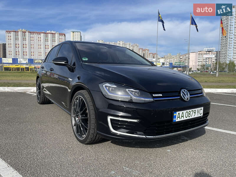 Хетчбек Volkswagen e-Golf 2019 в Києві