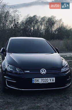 Volkswagen e-Golf 2016 Volkswagen e-Golf 2016