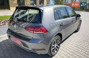 Хэтчбек Volkswagen e-Golf 2019 в 