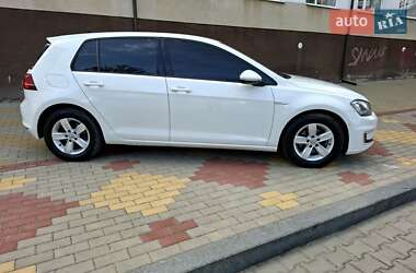 Хэтчбек Volkswagen e-Golf 2015 в 