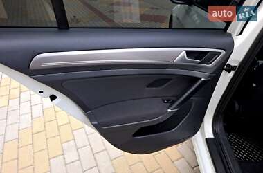 Хэтчбек Volkswagen e-Golf 2015 в 