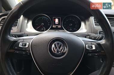 Хэтчбек Volkswagen e-Golf 2015 в 