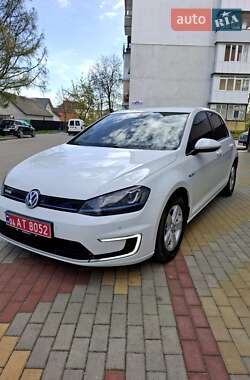 Хэтчбек Volkswagen e-Golf 2015 в 