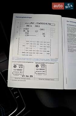 Хэтчбек Volkswagen e-Golf 2015 в 