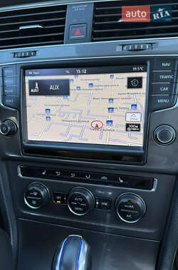 Хетчбек Volkswagen e-Golf 2014 в 