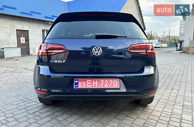 Хэтчбек Volkswagen e-Golf 2016 в 