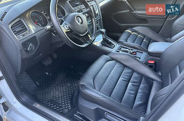 Хэтчбек Volkswagen e-Golf 2016 в 