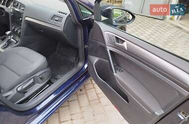 Хэтчбек Volkswagen e-Golf 2019 в 