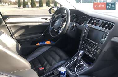 Хетчбек Volkswagen e-Golf 2016 в 