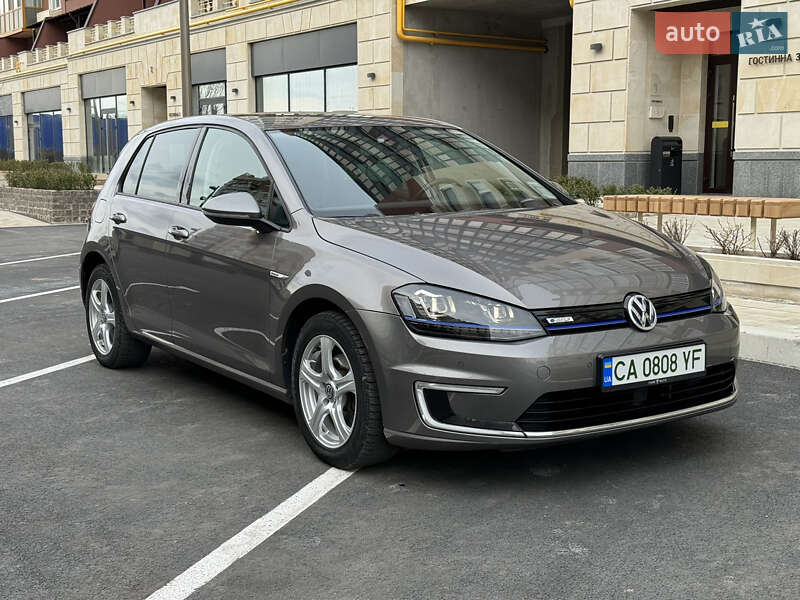 Volkswagen e-Golf 2015