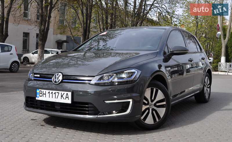 Хэтчбек Volkswagen e-Golf 2018 в 