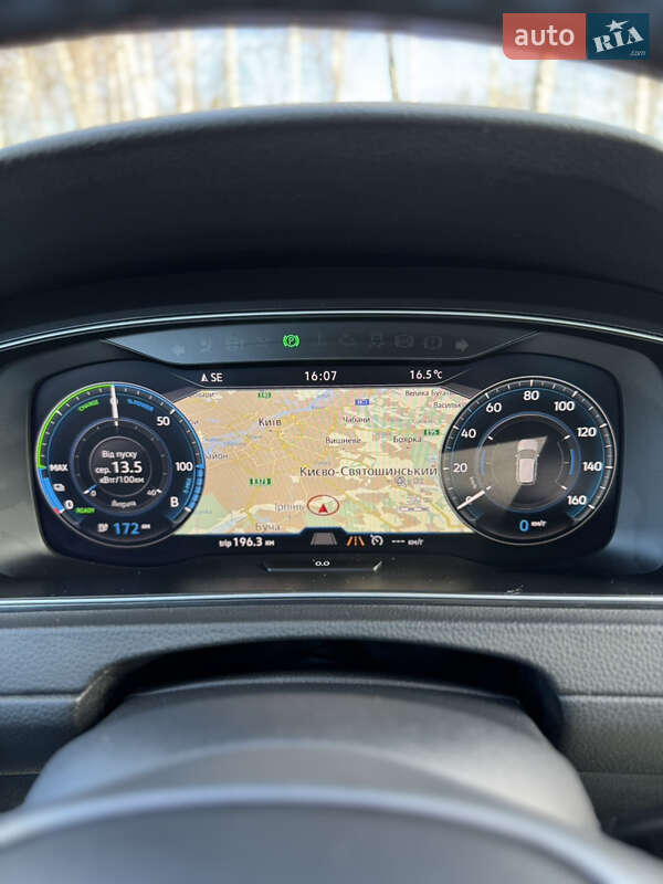 Хэтчбек Volkswagen e-Golf 2019 в Киеве