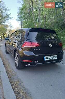 Хэтчбек Volkswagen e-Golf 2017 в 
