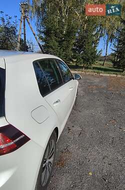Хетчбек Volkswagen e-Golf 2014 в 