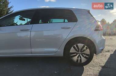 Хетчбек Volkswagen e-Golf 2014 в 