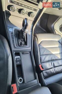 Хетчбек Volkswagen e-Golf 2014 в 