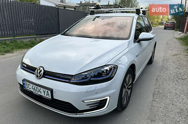 Хэтчбек Volkswagen e-Golf 2019 в 