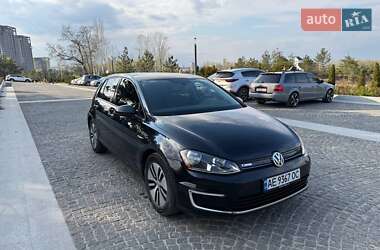 Хетчбек Volkswagen e-Golf 2016 в 