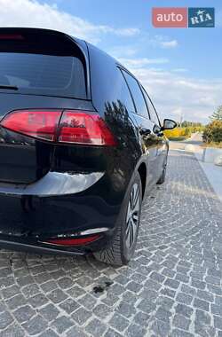 Хетчбек Volkswagen e-Golf 2016 в 