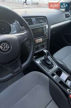 Хэтчбек Volkswagen e-Golf 2016 в 